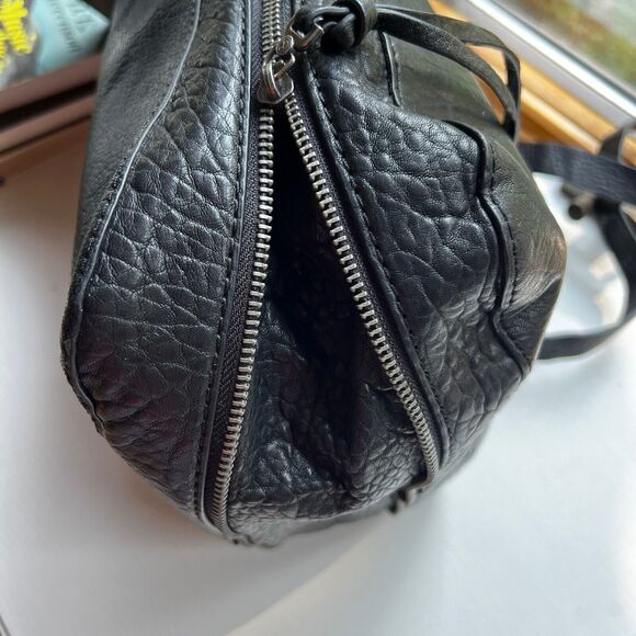 TREASURE & BOND black pebble leather crossbody bag, expandable 12 x 10 ins - Picture 16 of 16